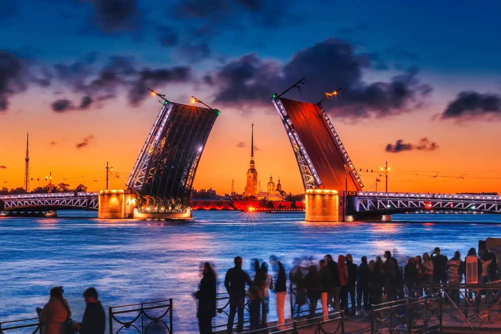 Фотография экскурсии Весь Петербург за одну ночь: развод мостов с воды, реки и каналы 1