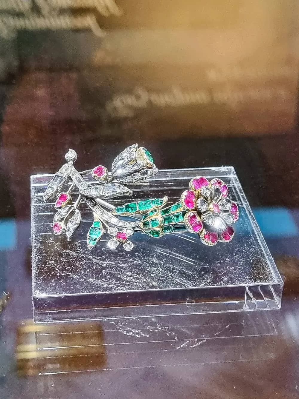 Фотография экскурсии Бриллиантовая кладовая. Экскурсия в скрытую сокровищницу Эрмитажа 1