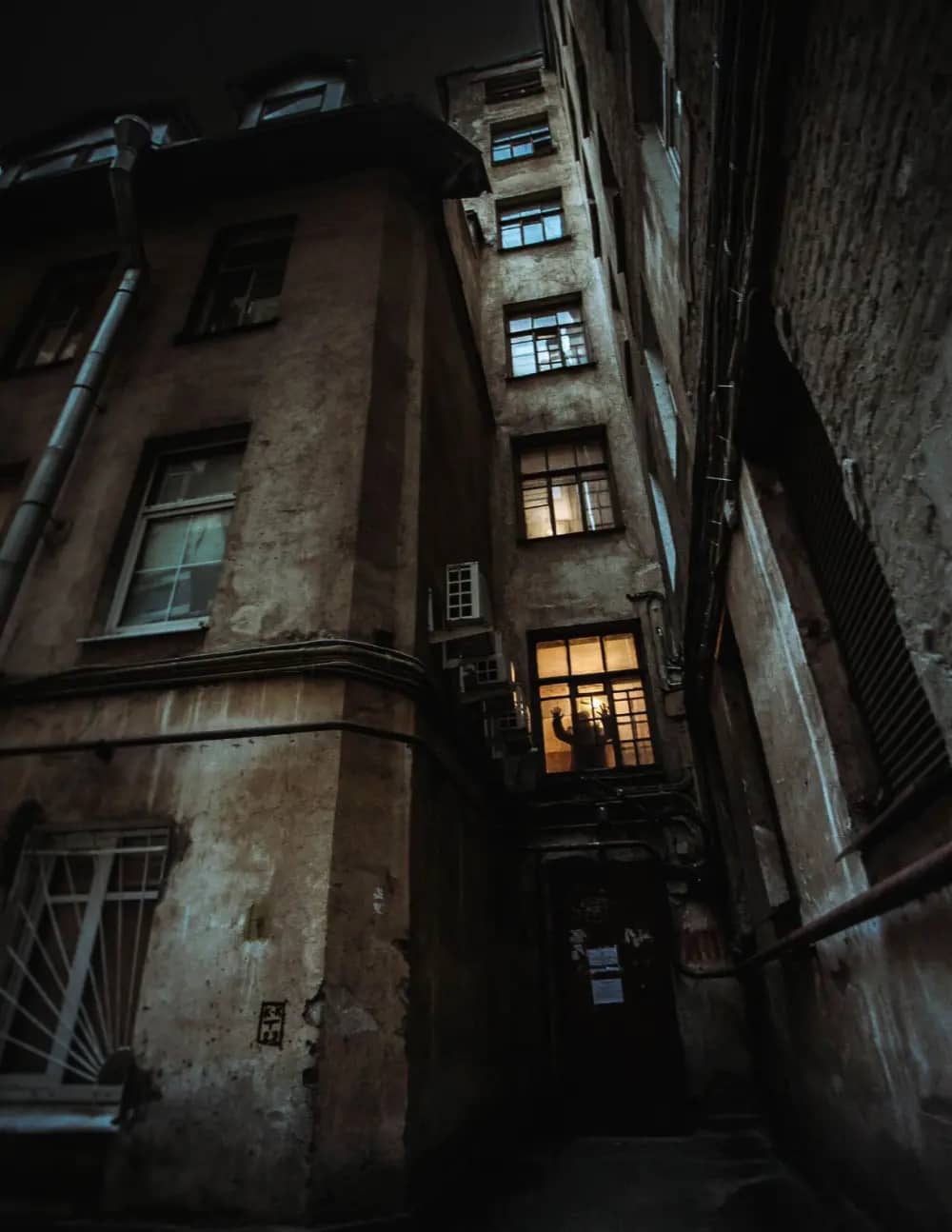 Фотография экскурсии Мистический Петербург: жуткие истории дворов и парадных 1