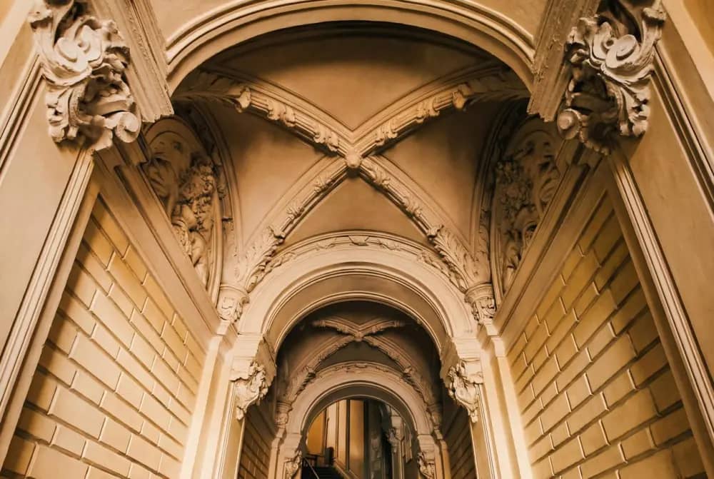 Фотография экскурсии Доходные дома, дворы-колодцы и парадные лестницы: всё в одной прогулке 1